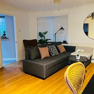 Irene By Koya Homes - 2-bedroom Bungalow, Centre & Free Parking Holiday home