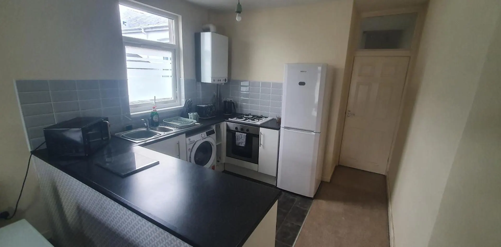 The Opal Suite - 2 Bedroom Apartment With Wifi And On-Street Parking - 10 Mins From Cardiff City Centre & Cardiff City Stadium United Kingdom